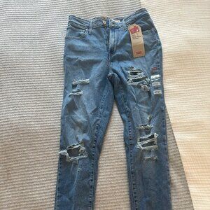 Levi's 721 High Rise Skinny Jean Distressed